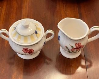 Noritake Creamer & Sugar Set