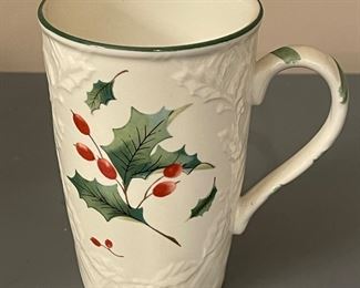 Mikasa English Countryside Season’s Holly Mug X 8