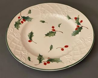Mikasa English Countryside Season’s Holly Bread/Salad Plate X 8