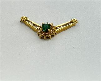10K Yellow gold pendant with Emerald & diamonds. 1.90 gr ---  $125.-
