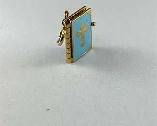 14K yellow gold Bible Pendant. 3.20 gr --- $130.-