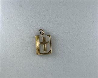 14K yellow gold Bible Pendant. 2.80 gr --- $115.-