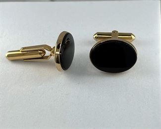 14K yellow gold cufflinks. 9.00 gr --- $360.-