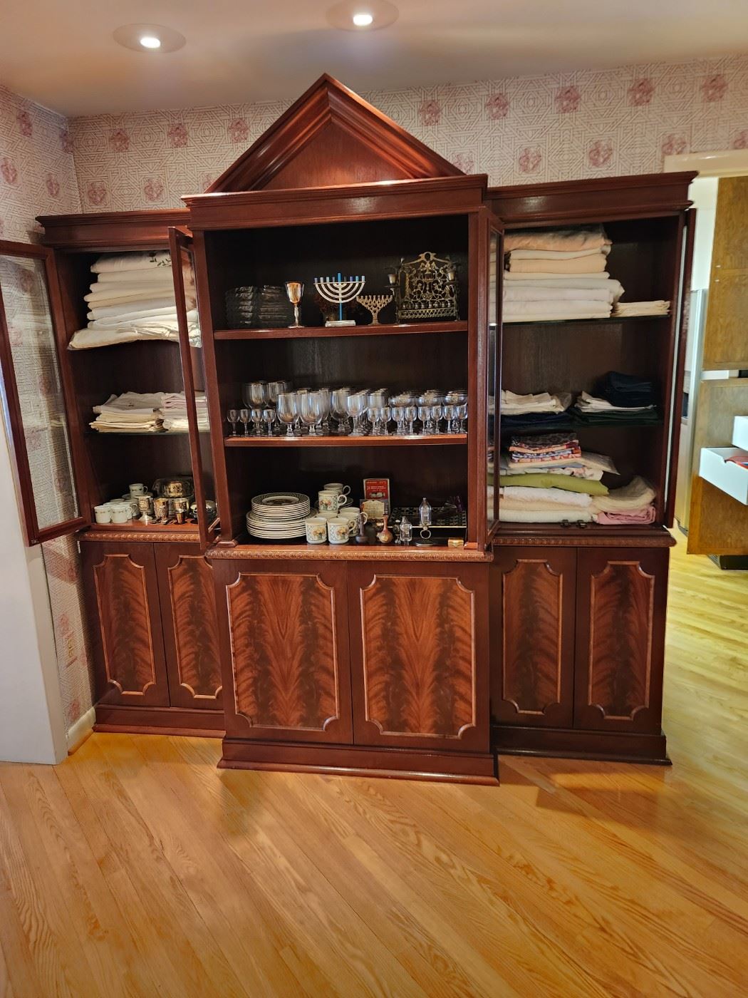 FABULOUS SILVER SPRING/KEMP MILL ESTATE/CONTENTS... starts on 6/16/2023