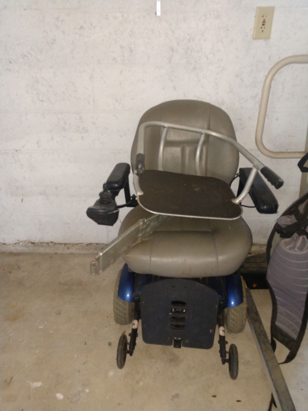 running riding electric chair