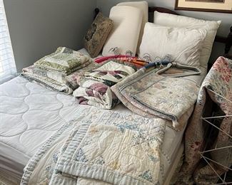 Quilts with matching shams 