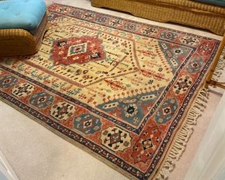 6' X 8'2" TURKISOUSHAK CREAM WITH LIGHT BLUES AND PALE REDS! ABSOLUTELY BEAUTIFUL