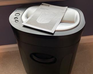 SHREDDER LIKE NEW