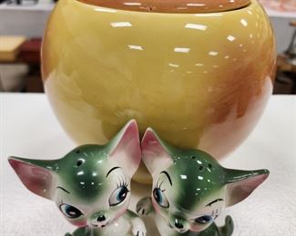 Apple Cookie Jar and Kitty Salt / Peppers