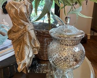 Attractive home accessories!!