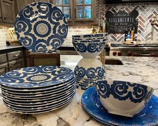 Inviting dishes to use at the pool