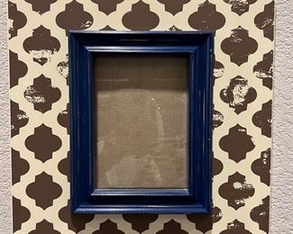 There are many many decorative frames in this home for your liking