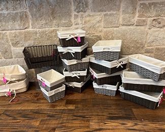 Lots of great storage baskets. 