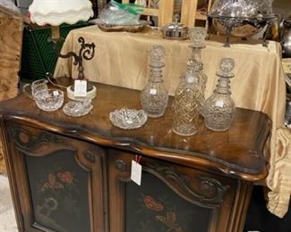 Cabinet, decanters, lighting
