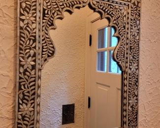 Gorgeous and unique mirror to great your guests, or maybe to check your lipstick before going out into the wide, wild world!