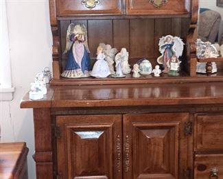 Triple dresser and mirror 