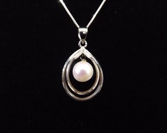 .925 Sterling Silver Genuine Pearl Pendant Necklace

