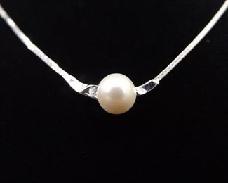 .925 Sterling Silver Genuine Pearl Fixed Pendant Necklace
