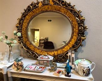 Chinese porcelain and gold mirror