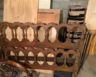 #112 Wood Headboard/Footboard w/side Rails - Full Size $25.00