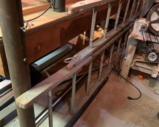 #117 Wooden Extension Ladder - approx 24' Wood 2 piece ladder $100.00