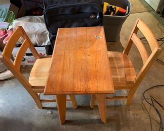 #119 Kids Mid-Century Wood Table w/2 Chairs - 14x24x20 $30.00