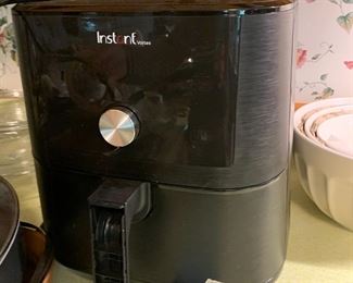 #157 Instant Vortex Air Fryer $35.00