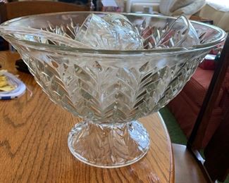 #168 Punch Bowl (2 pcs) w/cups $20.00