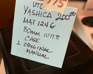 #175 Vtg. Yashica Mat 124G 80MM w/Case & Original Manual $200.00