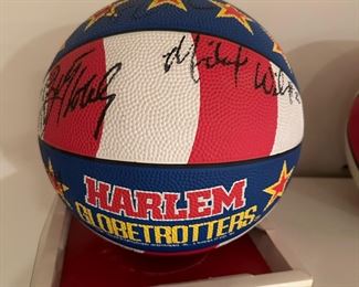 Autographed HARLEM GLOBETROTTERS Basketball