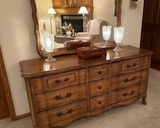 Vintage COLE FURNITURE (Des Moines, IA) Bedroom Set