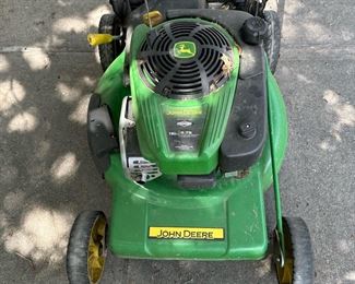 JOHN DEERE Lawnmower JS46