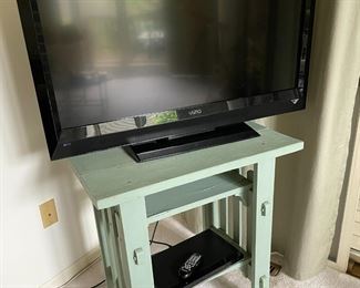 Vizio TV and fun stand
