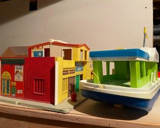 Lots of Fisher Price little people buildings and accessories
