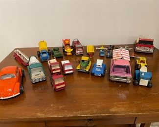 Lots of vintage cars