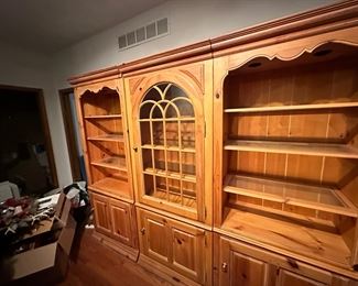 Gorgeous, Modular, 3 Piece, Light up shelves and curio!