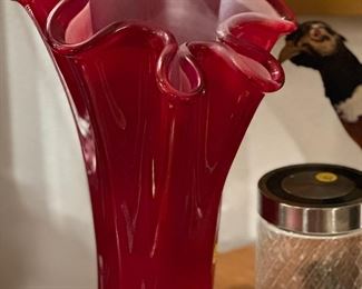 Beautiful Murano Vase, who's buying me flowers?