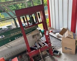 HYDRAULIC PRESS