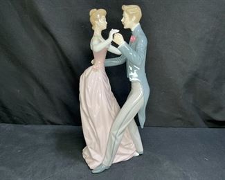 Lladro #1372 Anniversary Dancing Couple