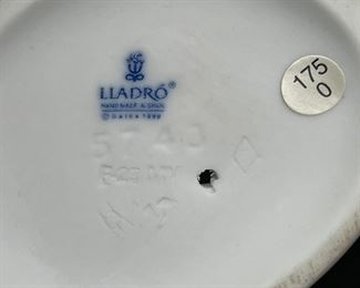 Lladro #5743 Don't Forget Me