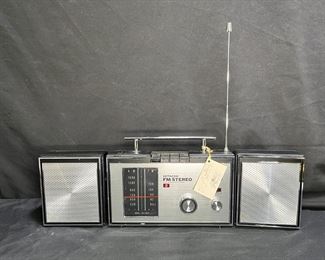 Rare 1968 Hitachi AM-FM 2 Band 17 Transistor Radio