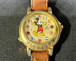 VTG Lorus Disney Mickey Mouse Watch
