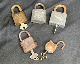 5 Vintage Working Pad Locks