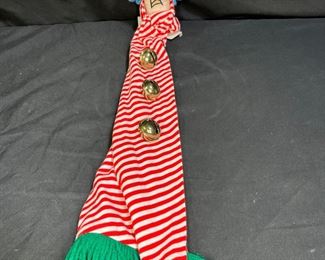 VTG Maxine Xmas Scarf Door Hanger