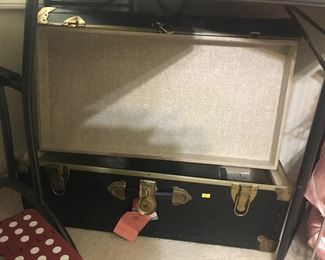 trunk with tray