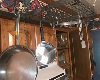 Hanging pot rack