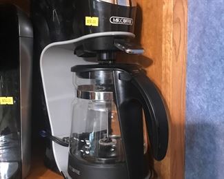 Combination coffee and latte maker