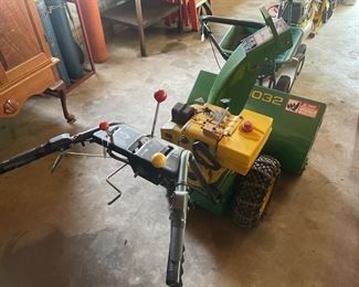 John Deere 1032 snowblower