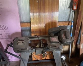 Buffalo metal cutting bandsaw