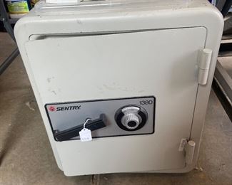 Sentry 1380 safe